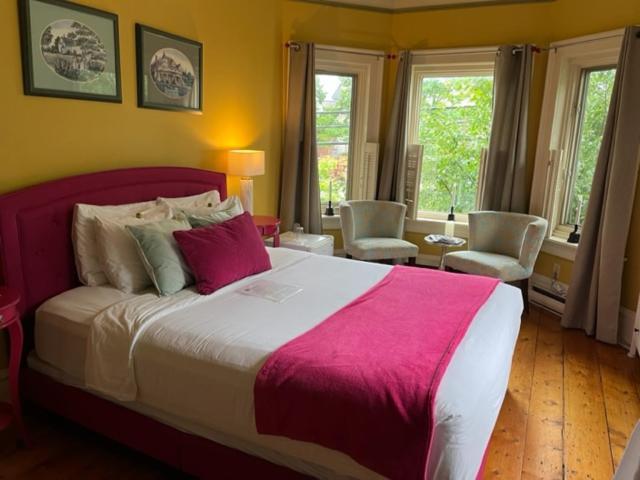 La Belle Victorienne Hotell Magog Eksteriør bilde